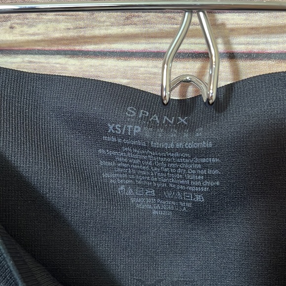 Spanx Black and Gray Camo Size XS EUC - Picture 4 of 6